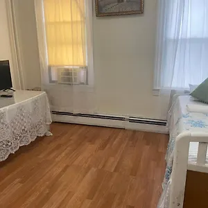 Guest house A Big In Queens