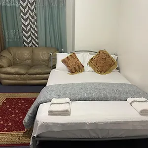 Guest house A Sweet In Queens
